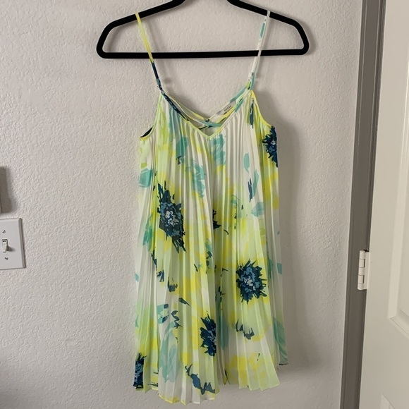 Guess Pleated Chiffon Mini Dress - Picture 2 of 10